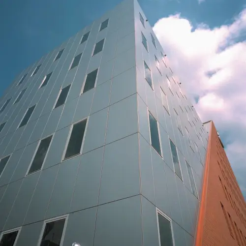 Quadroclad facade system with modern cladding panels for commercial buildings